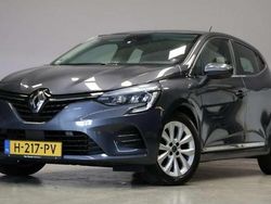 Grijs Gebruikt 2020 Renault Clio V Intens Hatchback | € 10.995 (Eerlijke prijs)