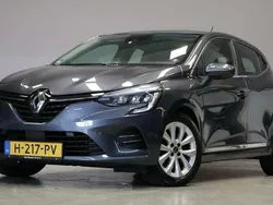 Grijs Gebruikt 2020 Renault Clio V Intens Hatchback | € 10.995 (Iets duurder)