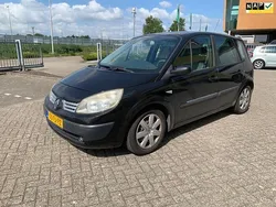 Zwart Gebruikt 2004 Renault Scénic II Komfort MPV | € 750 (Iets duurder)