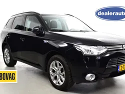 Zwart Gebruikt 2014 Mitsubishi Outlander P-HEV Edition SUV | € 11.900 (Eerlijke prijs)