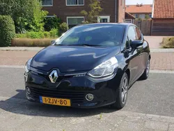 Zwart Gebruikt 2015 Renault Clio IV Hatchback | € 7.900 (Eerlijke prijs)
