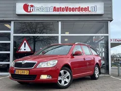 Rood Gebruikt 2010 Skoda Octavia Elegance Stationwagen | € 6.249 (Eerlijke prijs)