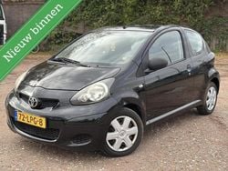 Zwart Gebruikt 2010 Toyota Aygo Comfort Hatchback | € 1.999 (Goede deal)
