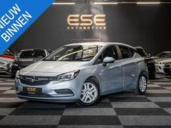 Grijs Gebruikt 2017 Opel Astra Edition Hatchback | € 9.895 (Eerlijke prijs)