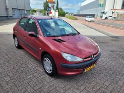 Rood Gebruikt 2002 Peugeot 206 Hatchback | € 1.400 (Iets duurder)