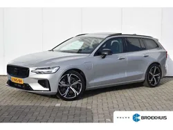 Grijs, metallic lak Gebruikt 2024 Volvo V60 Plus Stationwagen | € 49.900 (Iets duurder)