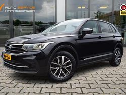 Zwart Gebruikt 2022 VW Tiguan Life SUV | € 28.900 (Eerlijke prijs)