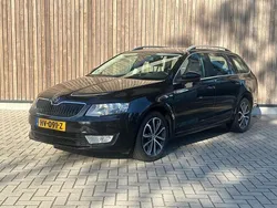 Zwart Gebruikt 2015 Skoda Octavia Business Line Stationwagen | € 4.999 (Iets duurder)