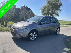 Grijs Gebruikt 2012 Renault Clio IV Night&Day Hatchback | € 2.899 (Duur)