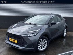 Ash grey metallic (grijs metallic) Gebruikt 2024 Toyota C-HR Active SUV | € 29.850 (Super prijs)