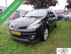 Zwart Gebruikt 2007 Renault Clio II Expression Hatchback | € 1.499 (Eerlijke prijs)