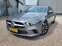 Grijs, metallic lak Gebruikt 2020 Mercedes A160 Business Hatchback | € 16.999 (Eerlijke prijs)