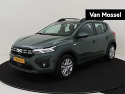 Grijs Gebruikt 2024 Dacia Sandero Essentiel Hatchback | € 19.925 (Eerlijke prijs)