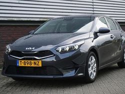 Grijs Gebruikt 2023 Kia Ceed Hatchback | € 18.950 (Goede deal)