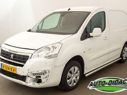 Wit Gebruikt 2017 Peugeot Partner Premium Van | € 2.550
