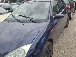 Blauw Gebruikt 2002 Ford Focus Collection Hatchback | € 575 (Goede deal)