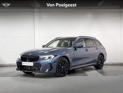 Arctic race blue metallic (blauw metallic) Gebruikt 2025 BMW 330e Executive Stationwagen | € 53.900 (Super prijs)