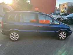 Blauw Gebruikt 2005 Opel Zafira MPV | € 1.750 (Goede deal)