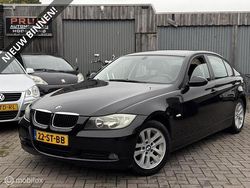 Zwart Gebruikt 2006 BMW 318 Sedan | € 2.495