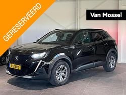 Zwart Gebruikt 2023 Peugeot e-2008 Style SUV | € 19.940 (Eerlijke prijs)