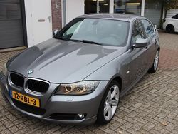Grijs Gebruikt 2011 BMW 318 Luxury Line Sedan | € 10.950 (Eerlijke prijs)