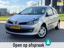 Grijs Gebruikt 2007 Renault Clio II Hatchback | € 999 (Super prijs)