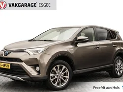 Bruin Gebruikt 2016 Toyota RAV4 Hybrid Style SUV | € 24.195 (Eerlijke prijs)