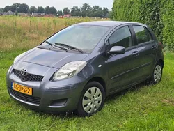 Blauw Gebruikt 2009 Toyota Yaris Hatchback | € 3.450 (Eerlijke prijs)