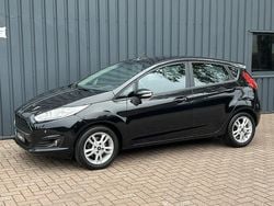 Zwart Gebruikt 2016 Ford Fiesta Titanium Hatchback | € 6.749 (Goede deal)
