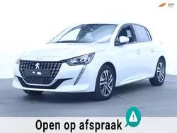 Wit Gebruikt 2021 Peugeot 208 Allure Hatchback | € 13.940 (Goede deal)