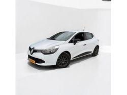 Wit (metallic) Gebruikt 2015 Renault Clio IV Authentique Hatchback | € 5.450 (Goede deal)