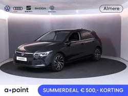 Zwart Gebruikt 2021 VW Golf VIII Style Hatchback | € 26.449 (Eerlijke prijs)
