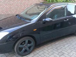 Zwart Gebruikt 2004 Ford Focus Futura Hatchback | € 1.499 (Eerlijke prijs)