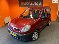 Rood Gebruikt 2004 Renault Kangoo Luxe MPV | € 2.250 (Super prijs)
