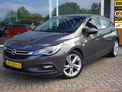 Grijs Gebruikt 2016 Opel Astra Innovation Hatchback | € 10.950 (Iets duurder)