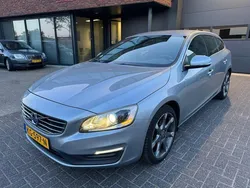 Grijs Gebruikt 2015 Volvo V60 Stationwagen | € 5.944 (Eerlijke prijs)