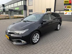 Zwart Gebruikt 2015 Toyota Auris Hybrid Executive Stationwagen | € 10.999 (Eerlijke prijs)