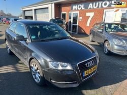 Zwart, metallic lak Gebruikt 2012 Audi A3 Attraction Hatchback | € 3.950 (Eerlijke prijs)