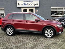 Rood, metallic lak Gebruikt 2017 VW Tiguan Highline SUV | € 21.900 (Goede deal)