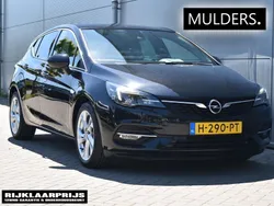 Zwart Gebruikt 2020 Opel Astra Elegance Hatchback | € 15.945 (Eerlijke prijs)