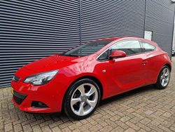 Rood Gebruikt 2012 Opel Astra Sport Hatchback | € 6.750 (Goede deal)