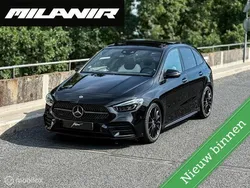 Zwart, metallic lak Gebruikt 2021 Mercedes B180 AMG line MPV | € 32.950 (Duur)