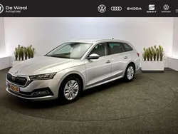 Zilver Gebruikt 2023 Skoda Octavia Business Line Stationwagen | € 22.395 (Goede deal)