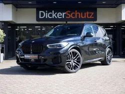 Zwart, metallic lak Gebruikt 2021 BMW X5 M Sport SUV | € 65.950 (Eerlijke prijs)