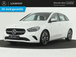 Wit, metallic lak Gebruikt 2024 Mercedes B180 Luxury MPV | € 39.950 (Iets duurder)