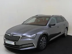 Grijs Gebruikt 2022 Skoda Superb Business Line Stationwagen | € 28.750 (Goede deal)