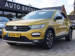Geel Gebruikt 2021 VW T-Roc Business SUV | € 19.950 (Goede deal)