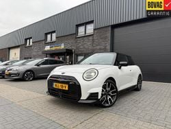 Wit Gebruikt 2025 Mini Cooper SE Hatchback | € 39.999 (Eerlijke prijs)