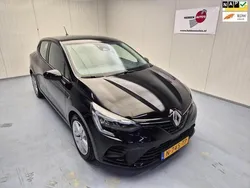 Zwart, metallic lak Gebruikt 2022 Renault Clio V Zen Hatchback | € 12.840 (Goede deal)