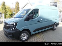 Blauw Gebruikt 2024 Renault Master Van | € 28.970 (Super prijs)